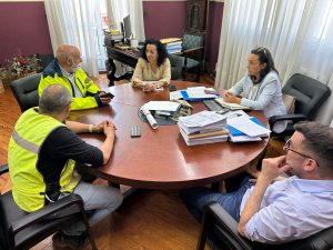 O Río Lameira xa non ten colector no seu cauce: avanzan as obras de saneamento, coa previsión de ter a senda peonil lista en xuño