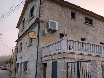Macro redada contra el tráfico de drogas en una casa de Vilaboa