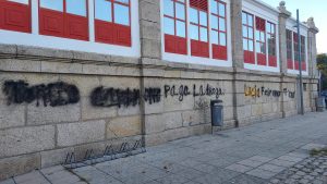 Identificado un joven por las pintadas en la plaza de abastos