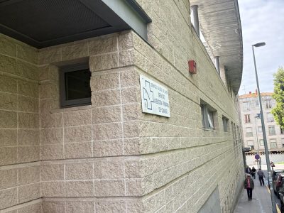 El centro de salud de Cangas vuelve a cerrar dos tardes por semana durante la temporada de verano
