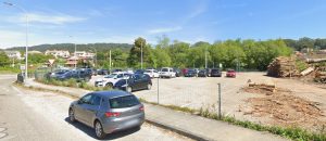 Alternativa dos Veciños exige rectificar el expediente para garantizar el aparcamiento del colegio de A Rúa