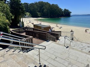 A praia de Mogor será este verán 100% accesible tras a finalización das obras de mellora do seu acceso