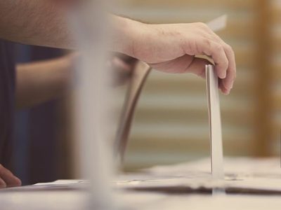 Los vecinos del barrio de A Bouza de Moaña votarán en el CEIP de Quíntela para garantizar la continuidad de la mesa electoral del colegio