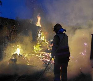 Arde parte de un restaurante en Menduiña
