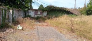 El aparcamiento de Massó, abandonado pese a la cesión al Concello para aliviar el estacionamiento en Cangas