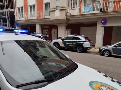 Detenido en Moaña tras amenazar, insultar y agredir a un agente de la Policía Local