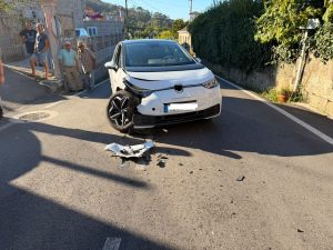 Un herido en un choque entre dos vehículos en O Hío