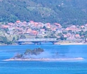 Investigados cinco jóvenes, dos de ellos menores, por el incendio en las Islas Alvedosas de Vilaboa