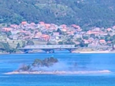 Investigados cinco jóvenes, dos de ellos menores, por el incendio en las Islas Alvedosas de Vilaboa