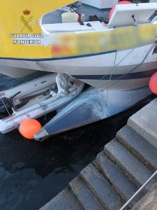 Detectan residuos en el agua durante una reparación en Bueu
