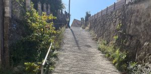 El cemento no devuelve la escalera centenaria que se tragó en Aldán