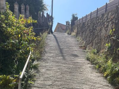 El cemento no devuelve la escalera centenaria que se tragó en Aldán