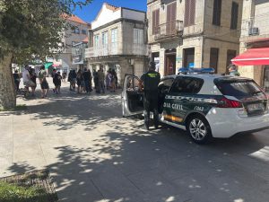 Numerosos identificados tras increpar a los militantes de Vox en un stand informativo en Cangas