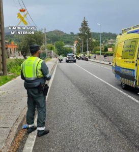 Fallece un joven de Bueu de 25 años tras salirse de la vía con su moto y su acompañante está grave