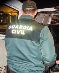 Detenido el cangués que cortó el cuello a otro varón en Cangas
