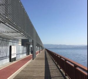 El Parlamento gallego reclama sustituir la ampliación de los atraques de Cangas por la reforma de las casetas de los marineros