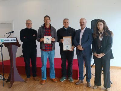 Bueu entrega los Premios Johan Carballeira a Jacobo Paz y Manuel Vilas